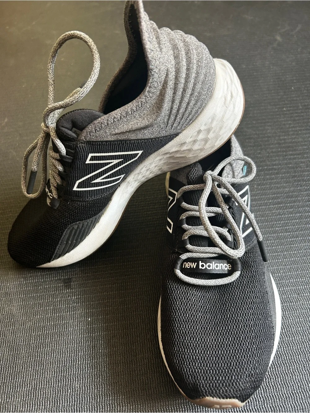 New Balance Fresh Foam Roav Women’s 8 Black Gray white Running Shoes